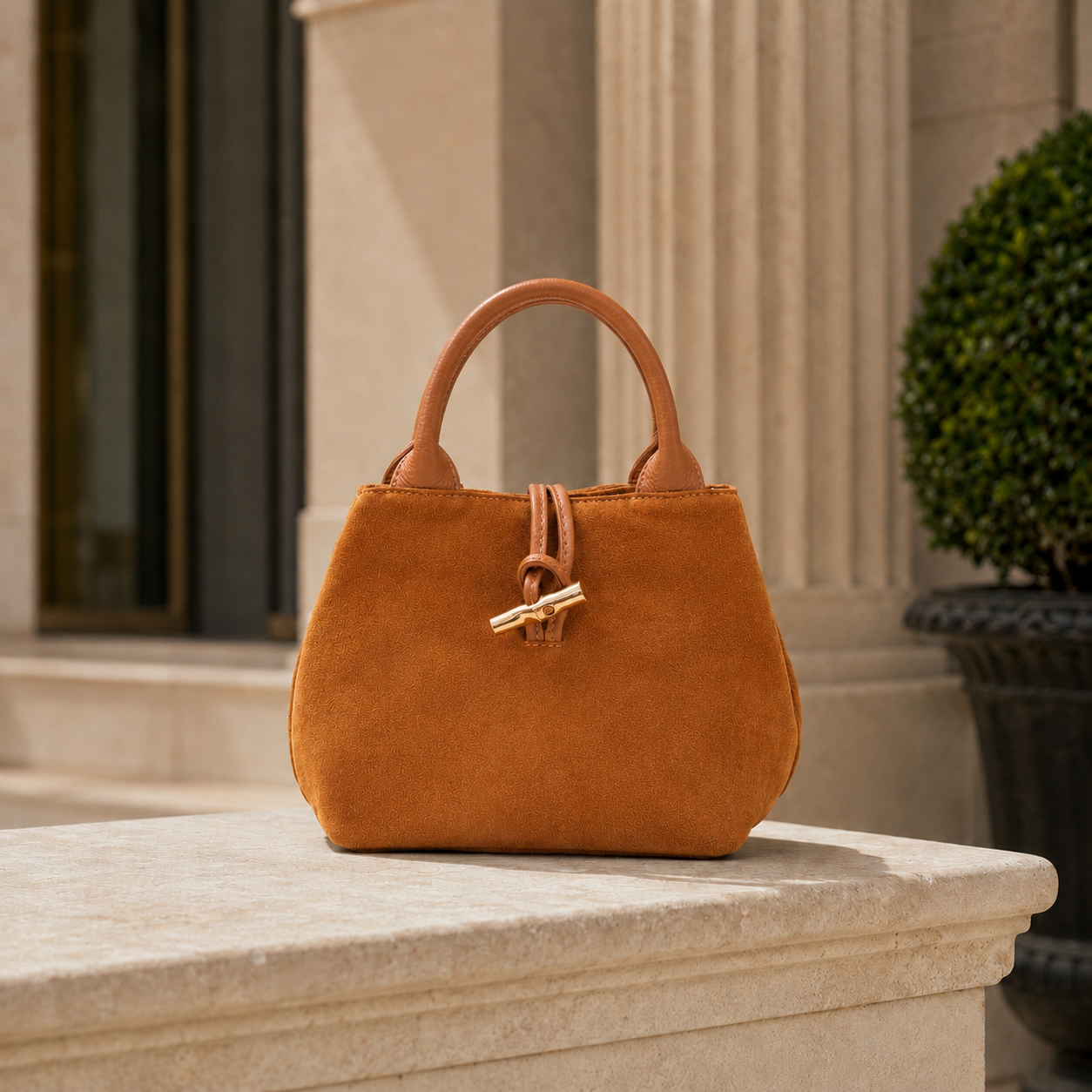 Arm Tote Lock Cognac
