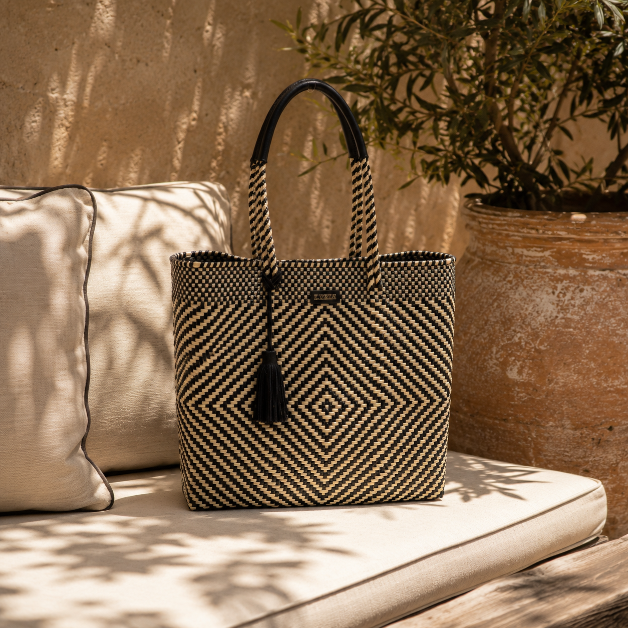 Shoulder Tote Diamond Black Beige