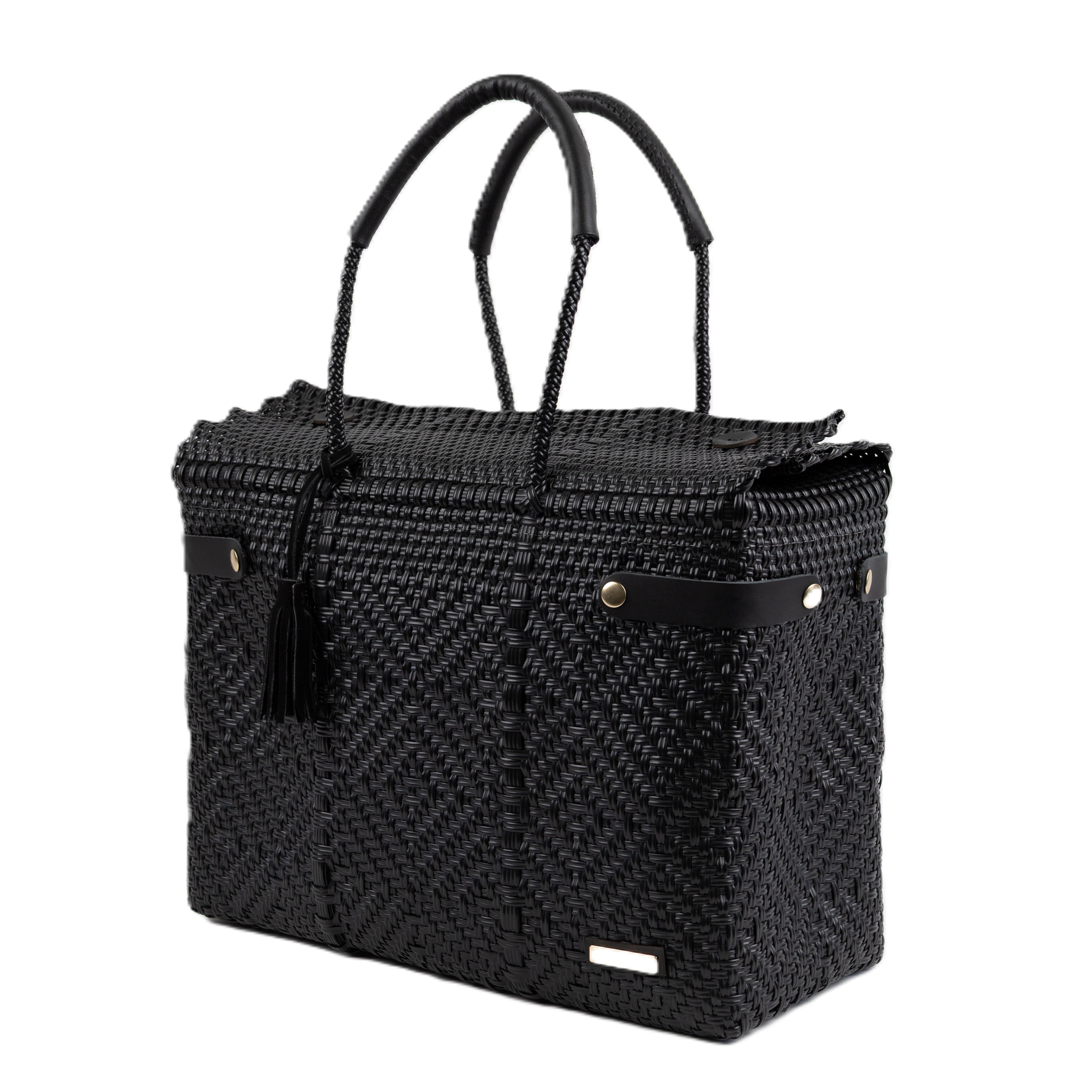 Closed Basket Jumbo Braided Solid Black (Leather Black)