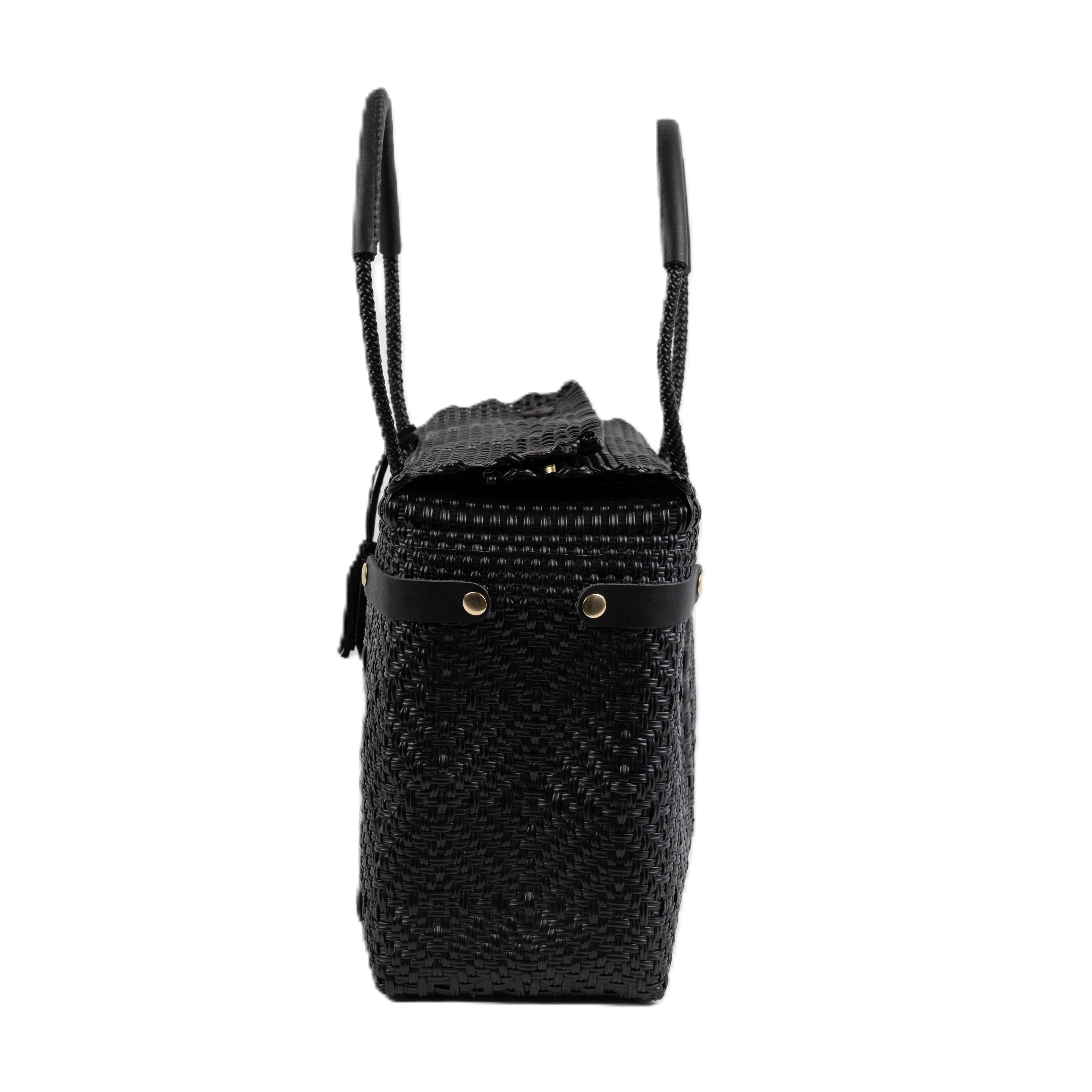 Closed Basket Jumbo Braided Solid Black (Leather Black)