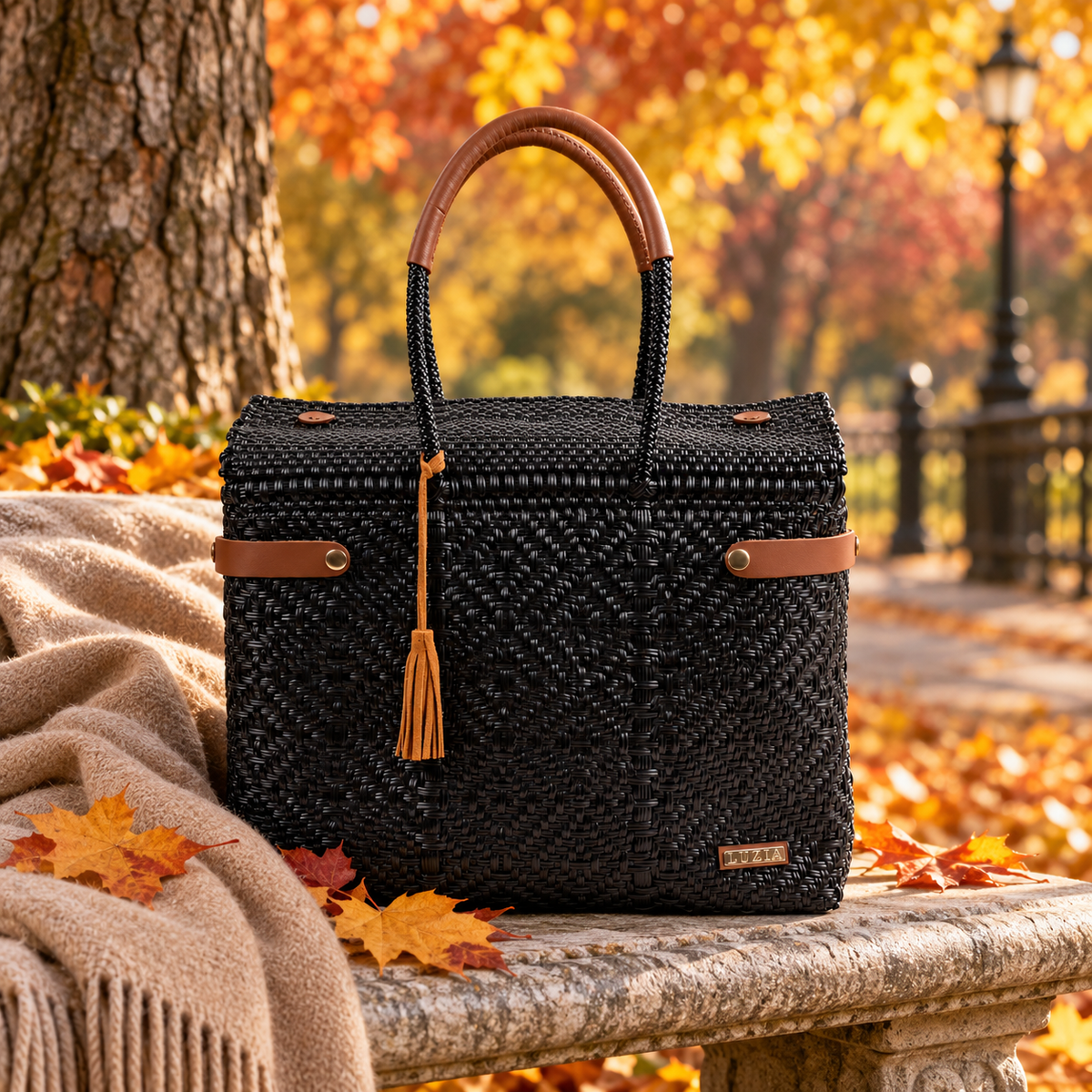 Closed Basket Jumbo Braided Solid Black (Leather Cognac)
