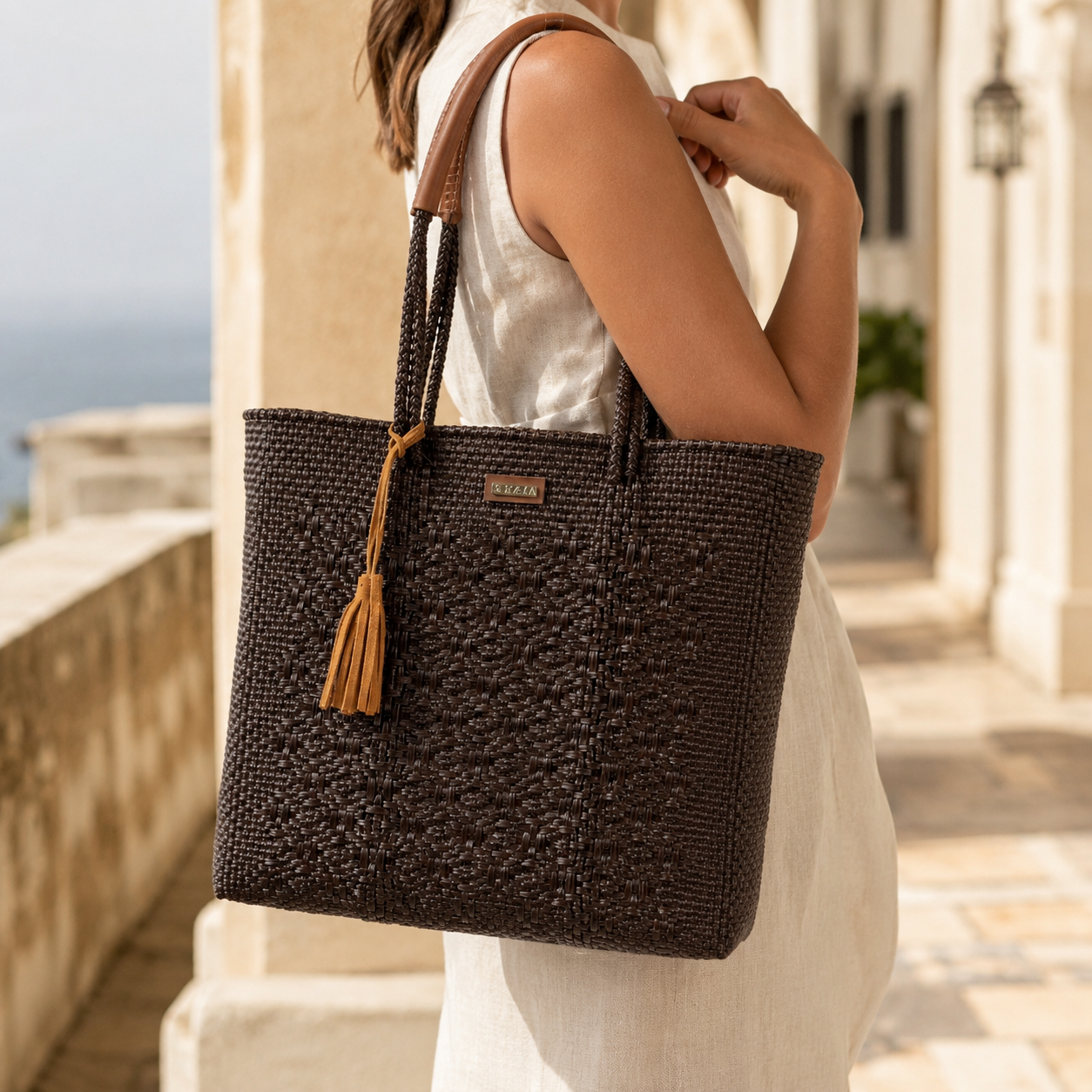 Shoulder Tote Solid Multi-Diamond Brown