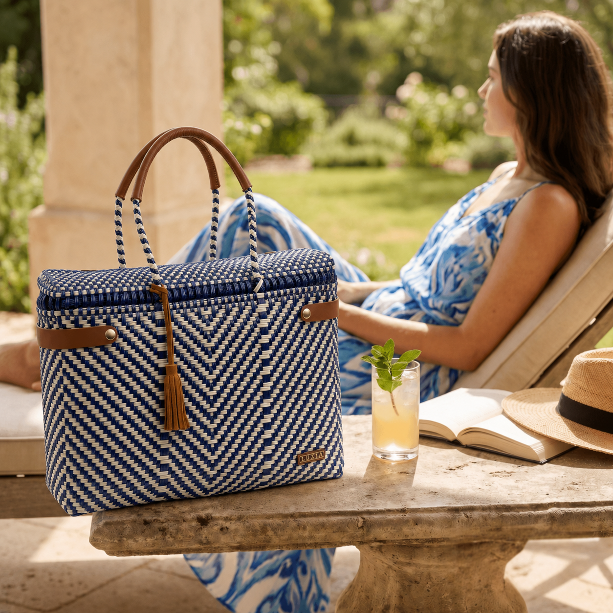 Closed Basket Jumbo Arrow Navy Blue Beige